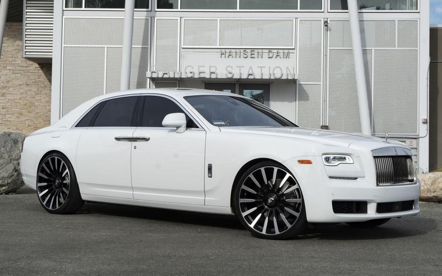 Rolls-Royce Ghost Alpine White on Forgiato Wheels (Piatto-M) '2018